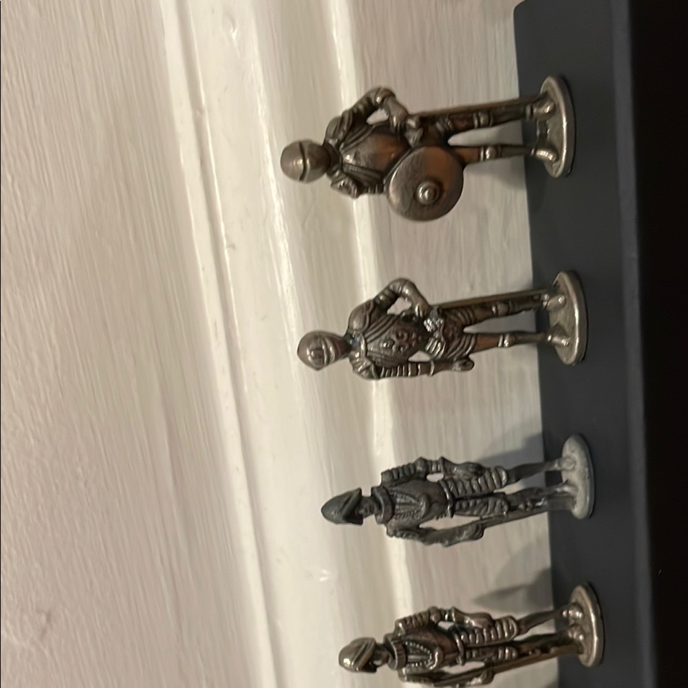 Seven metal medieval knight figurines - Picture 3 of 4